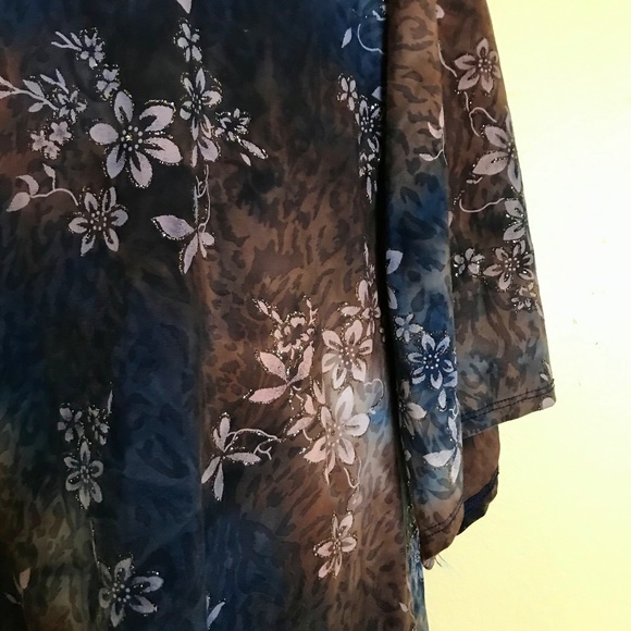 Handkerchief Hem Tunic w/ Glitter Size ML - Picture 2 of 3